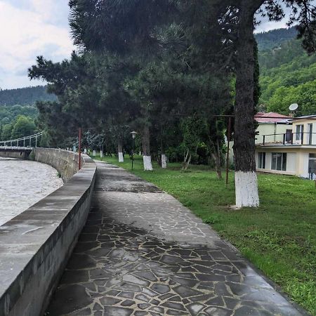 Riverside Borjomi Eksteriør bilde