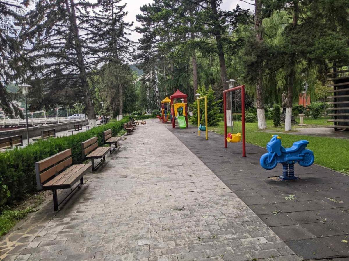 Riverside Borjomi Eksteriør bilde